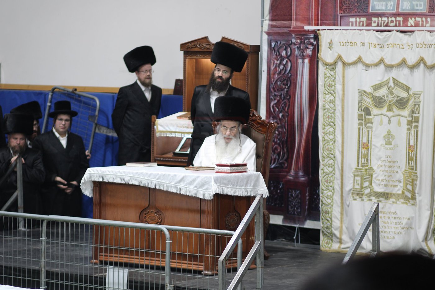 נעילת החג בחצה"ק אלכסנדר