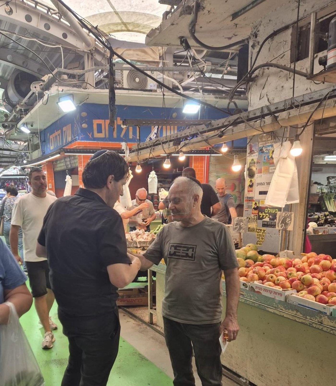 המיליארדר המתפייט | 'זופניק בכיכר' עם כל התמונות, הנייעס והחשיפות של השבוע
