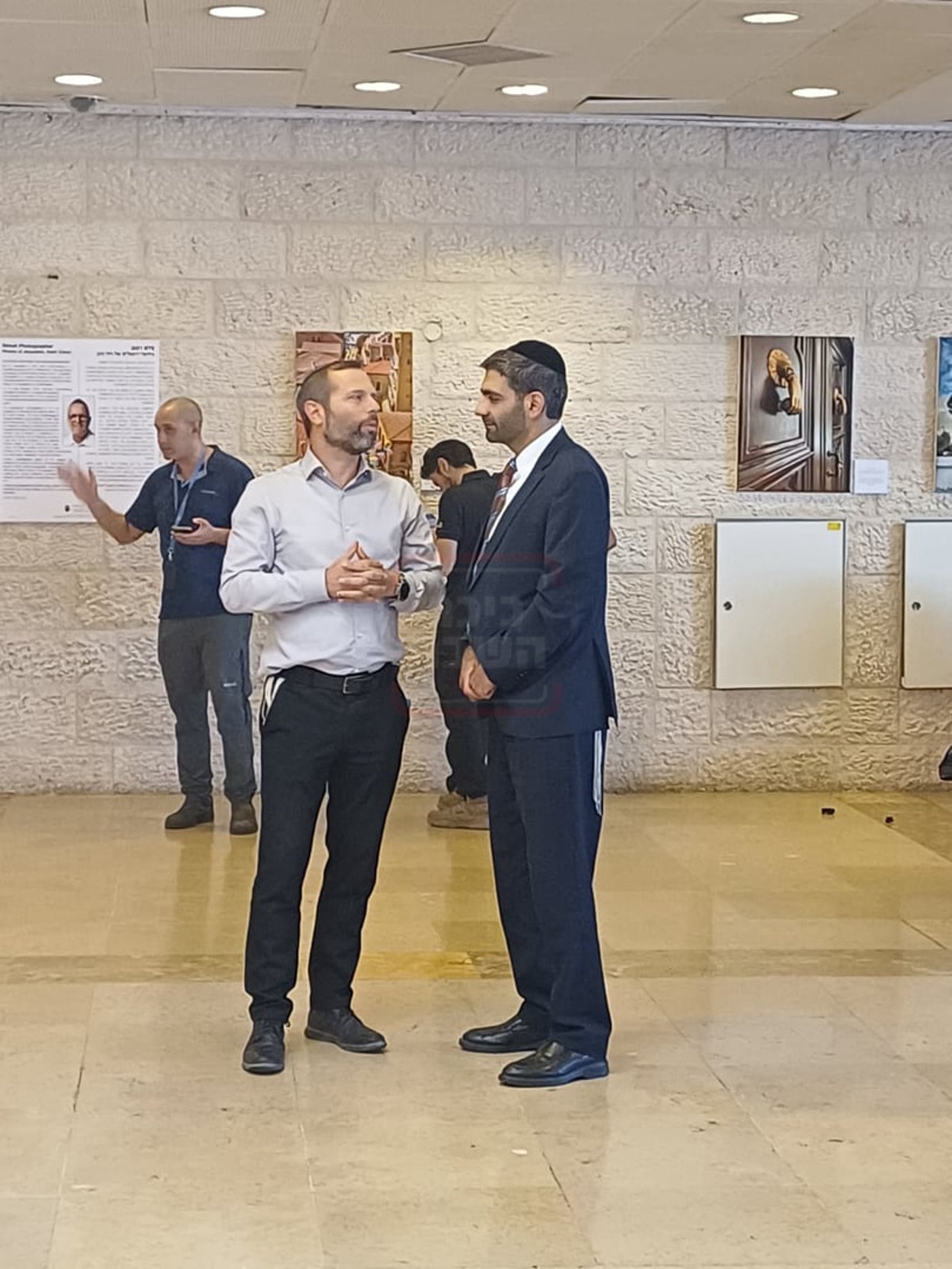 המיליארדר המתפייט | 'זופניק בכיכר' עם כל התמונות, הנייעס והחשיפות של השבוע