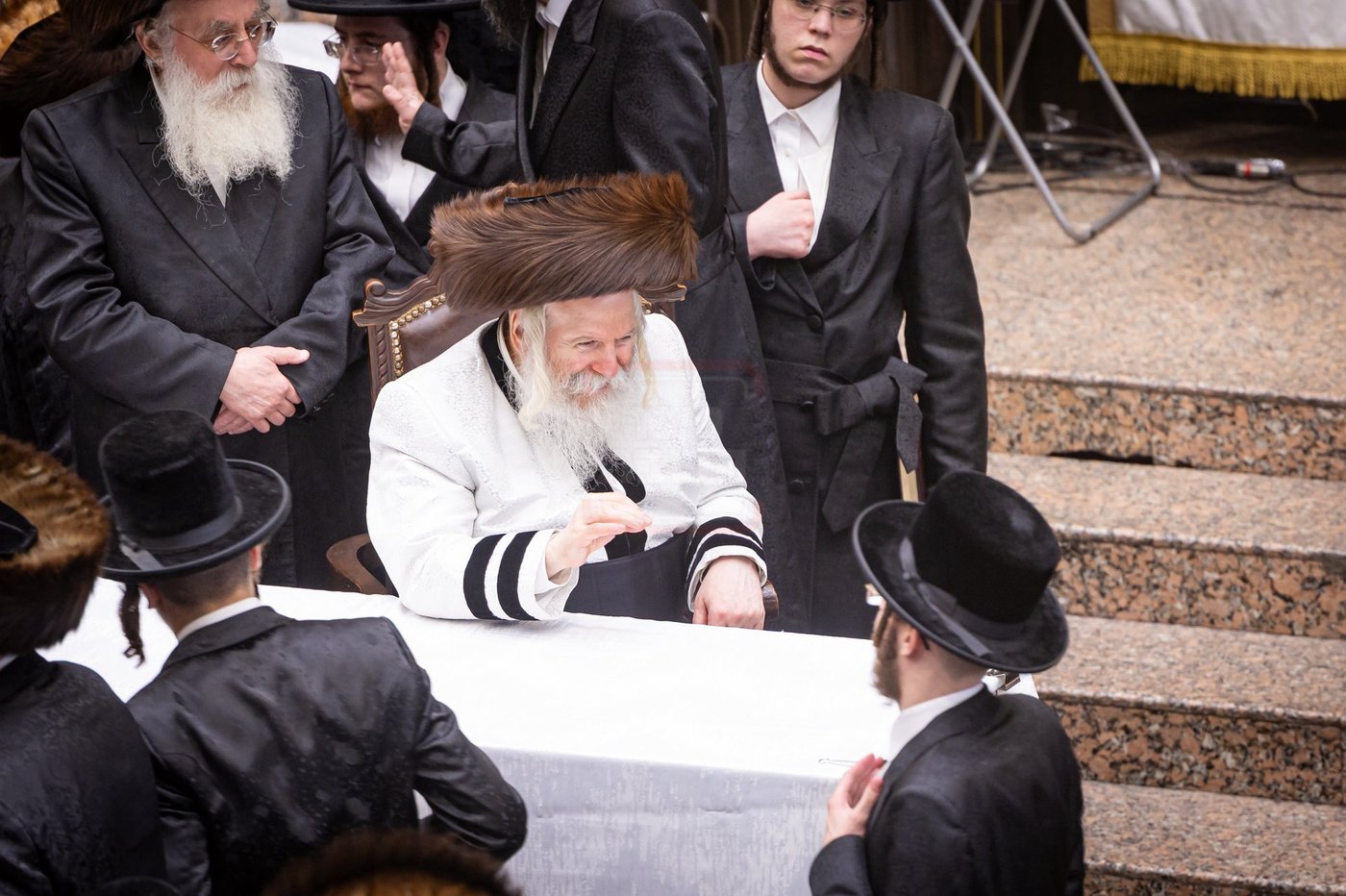 מוצאי ראש השנה בחצה"ק באבוב