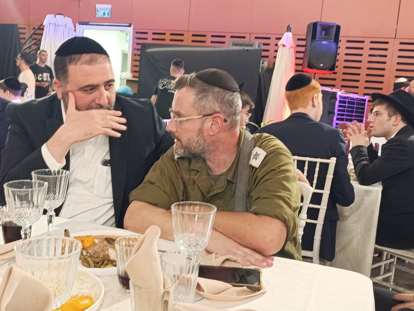 הארמון שחסום לזרים | 'זופניק בכיכר' עם כל התמונות, הנייעס והחשיפות של השבוע