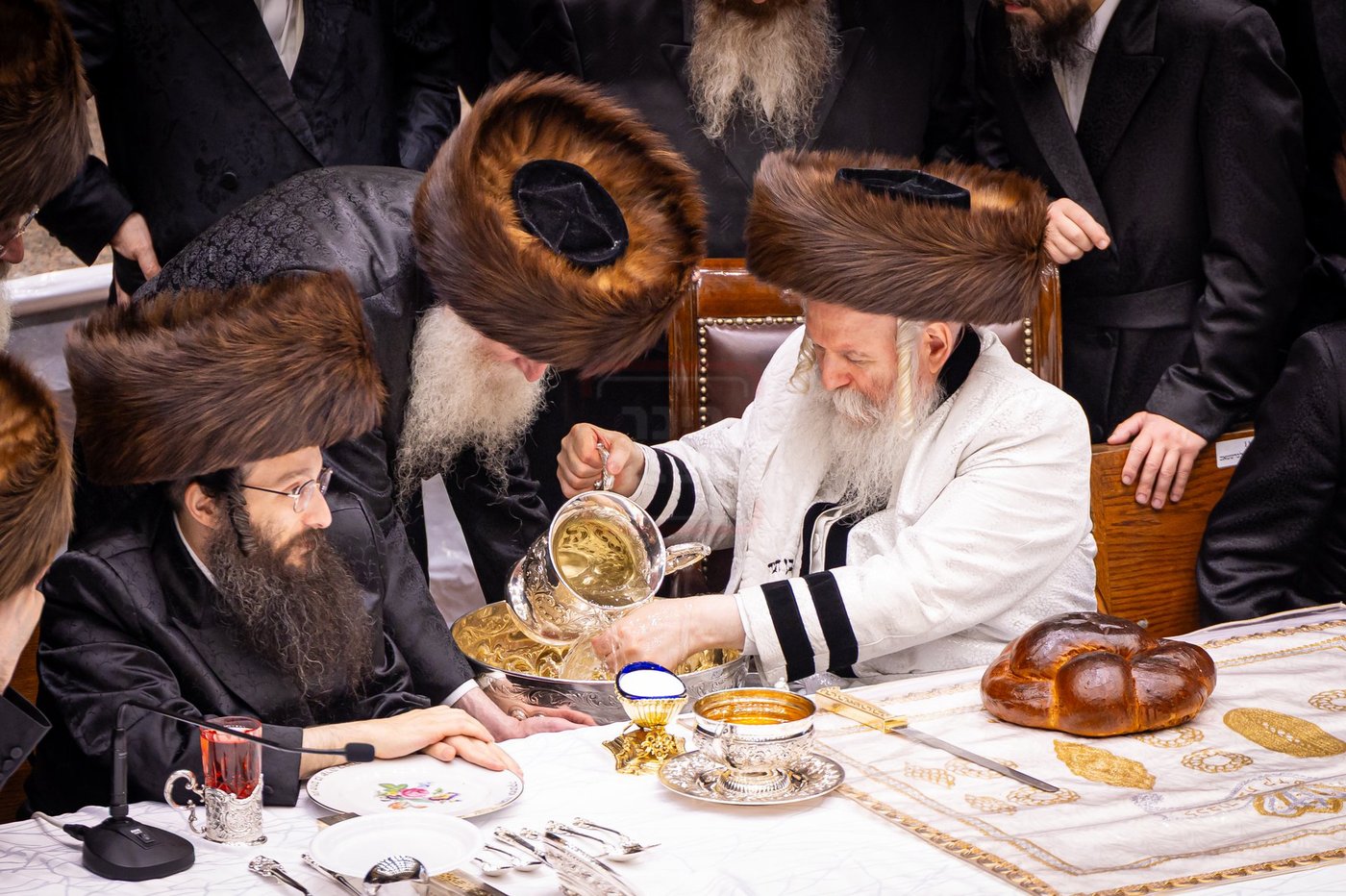ערב ומוצאי יום כיפור בחצה"ק באבוב