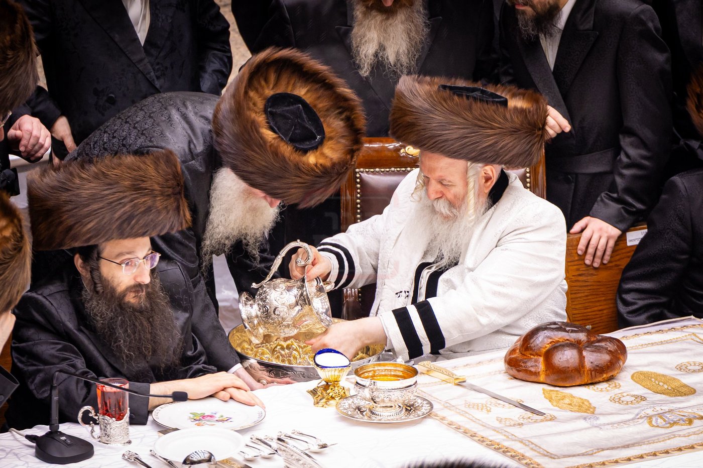 ערב ומוצאי יום כיפור בחצה"ק באבוב