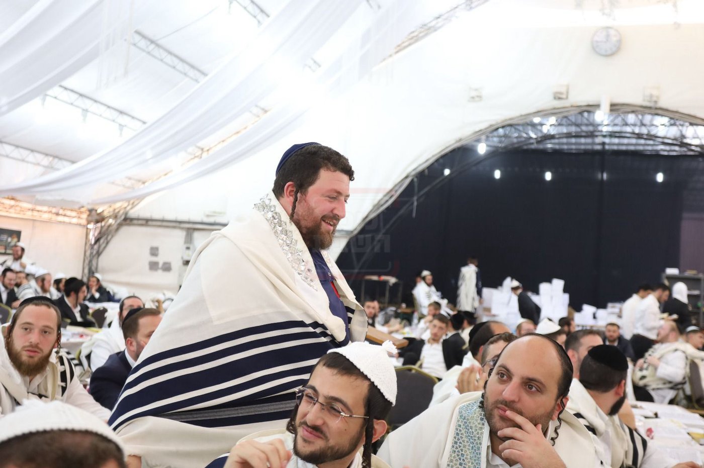 הארמון שחסום לזרים | 'זופניק בכיכר' עם כל התמונות, הנייעס והחשיפות של השבוע