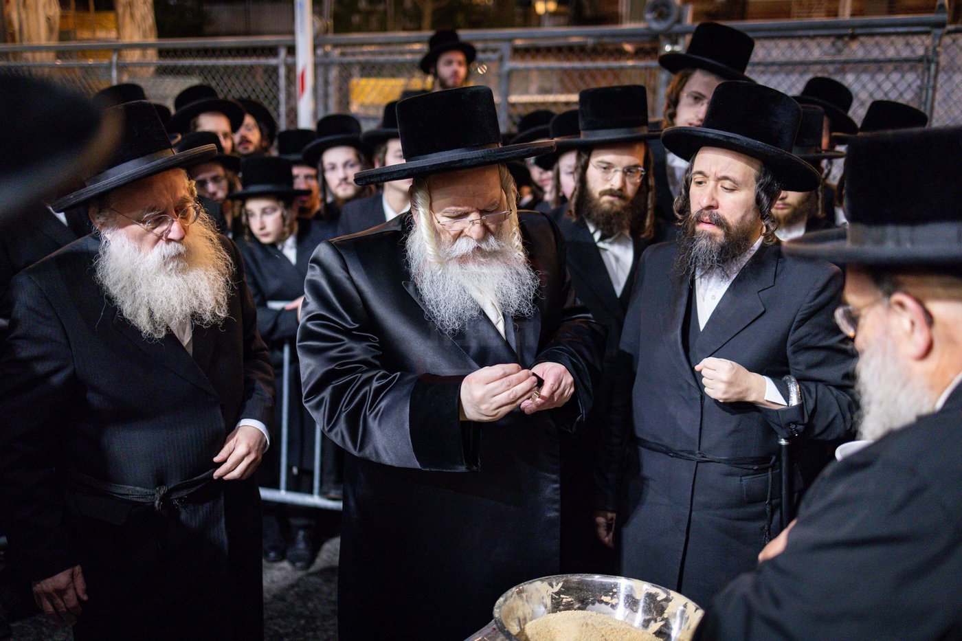 ערב ומוצאי יום כיפור בחצה"ק באבוב