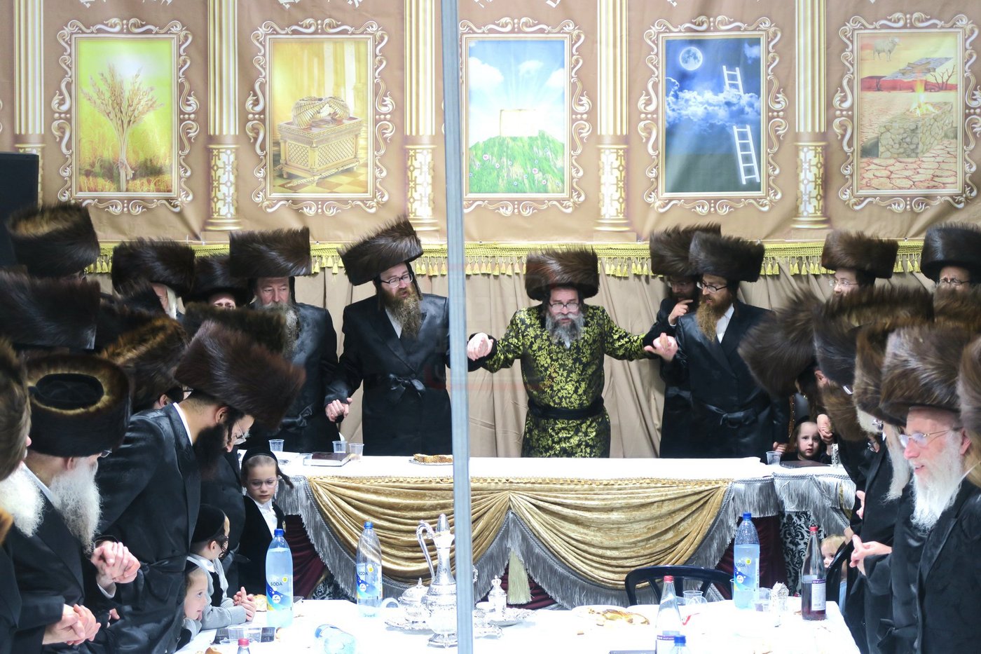 שמחת בית השואבה בחצה"ק סקולען ירושלים
