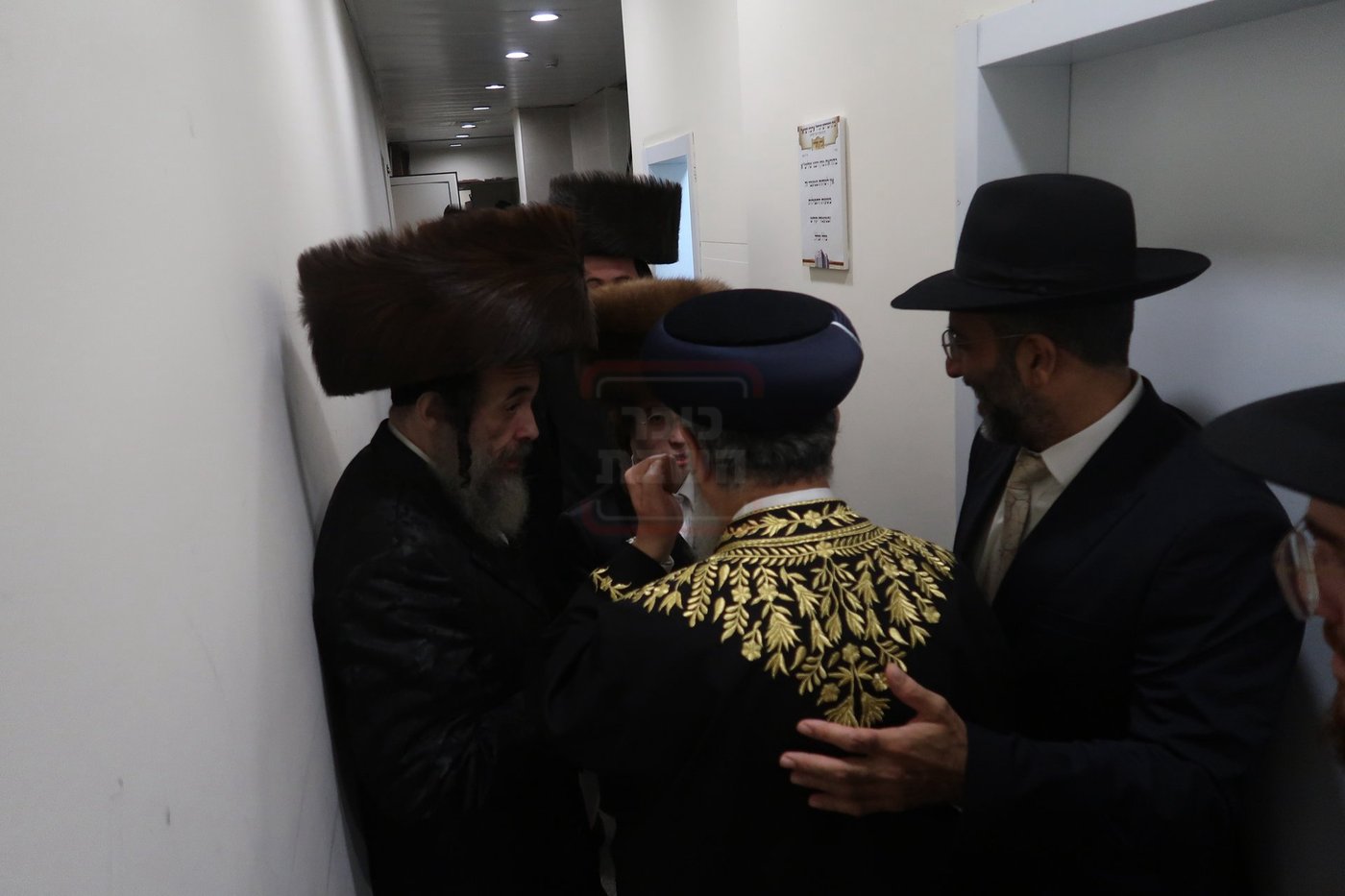 הגה"צ רבי חיים מאיר הגר עם הראשל"צ הגר"ד יוסף