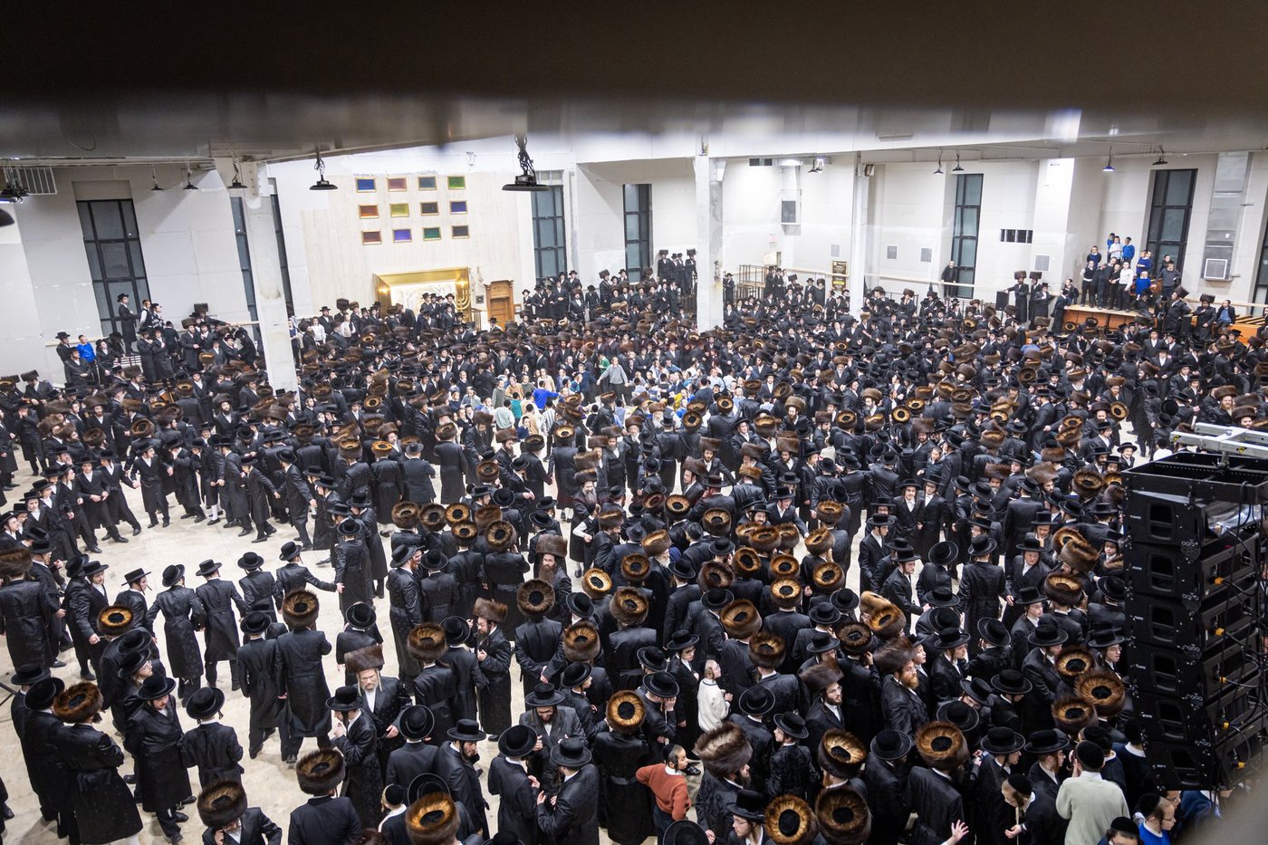 מוצאי חג שמיני עצרת בחצה"ק סאטמר