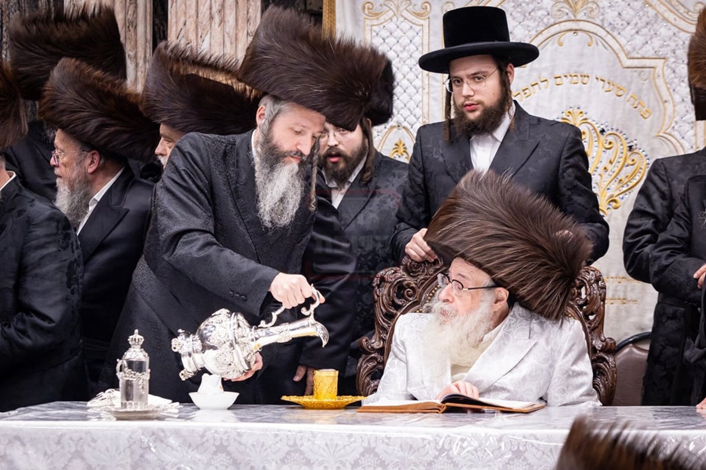 סוכות - הושענא רבה ומוצאי שמחת תורה בחצה"ק צאנז קלויזנבורג