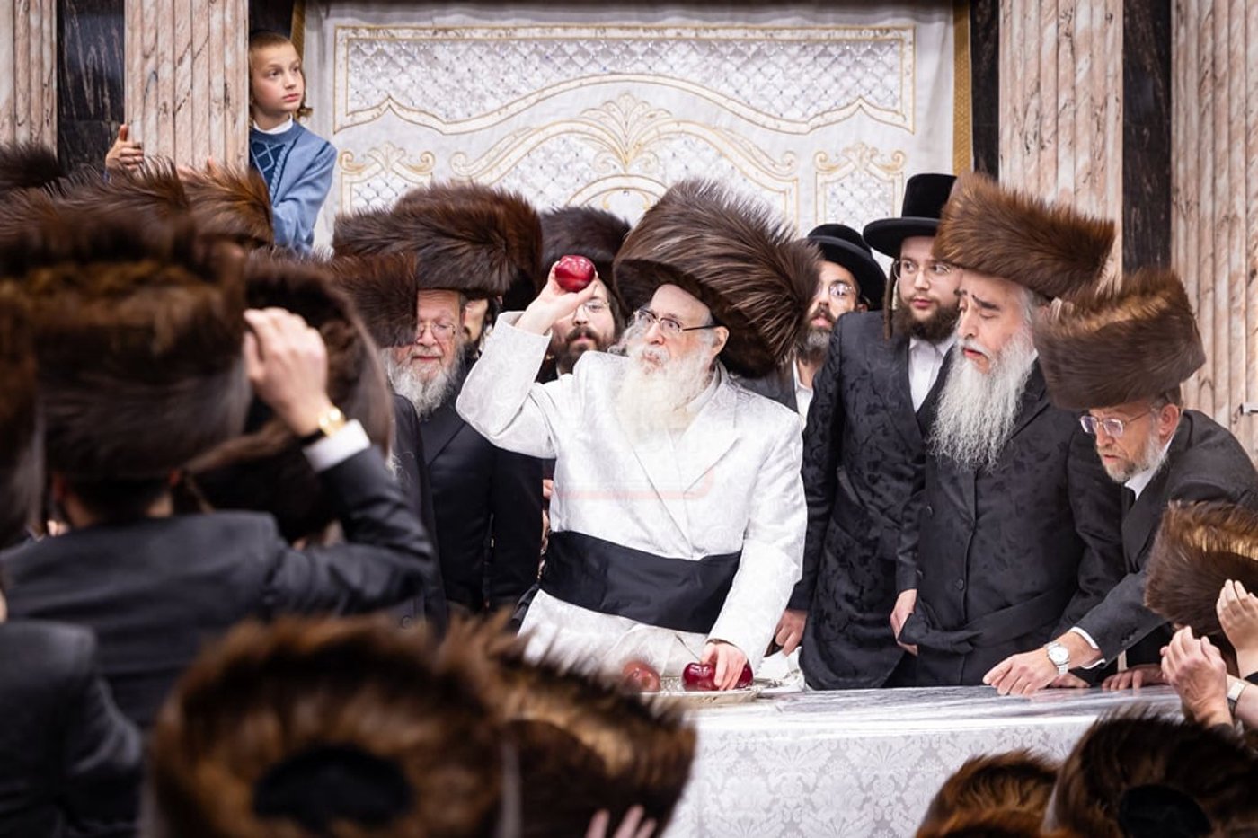 סוכות - הושענא רבה ומוצאי שמחת תורה בחצה"ק צאנז קלויזנבורג