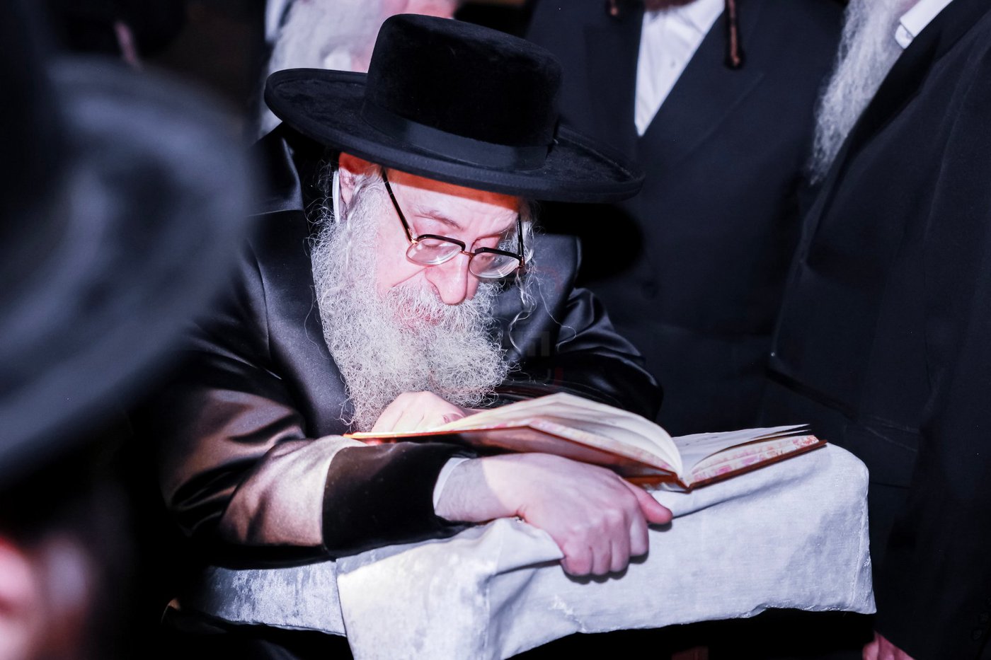 האדמו"ר מצאנז קלויזנבורג בתשליך