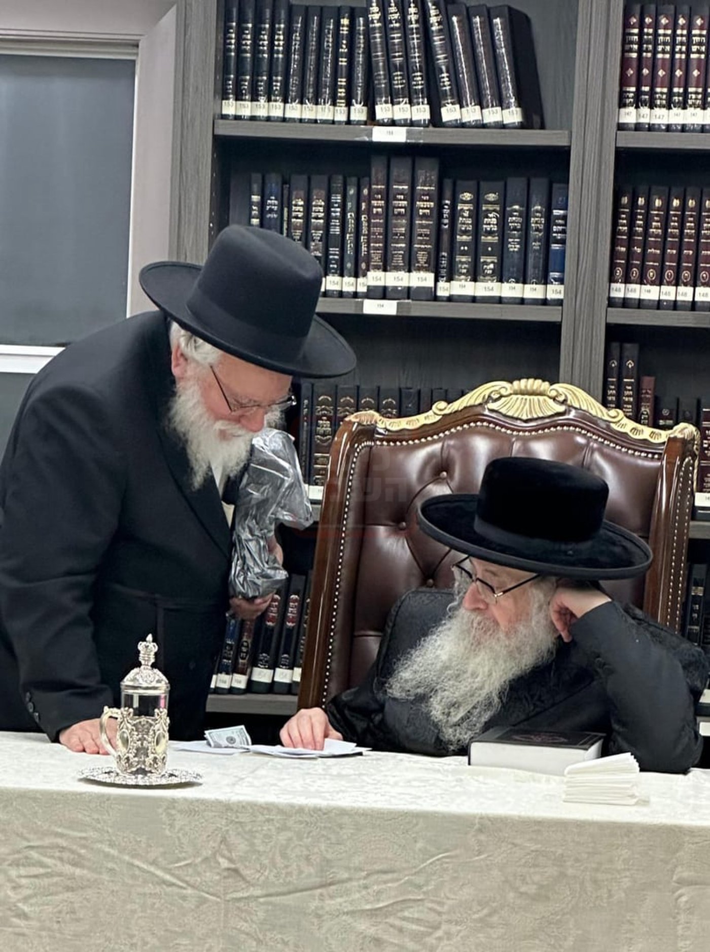 האדמו"ר מצאנז קלויזנבורג בקהלת קהל בלייקווד