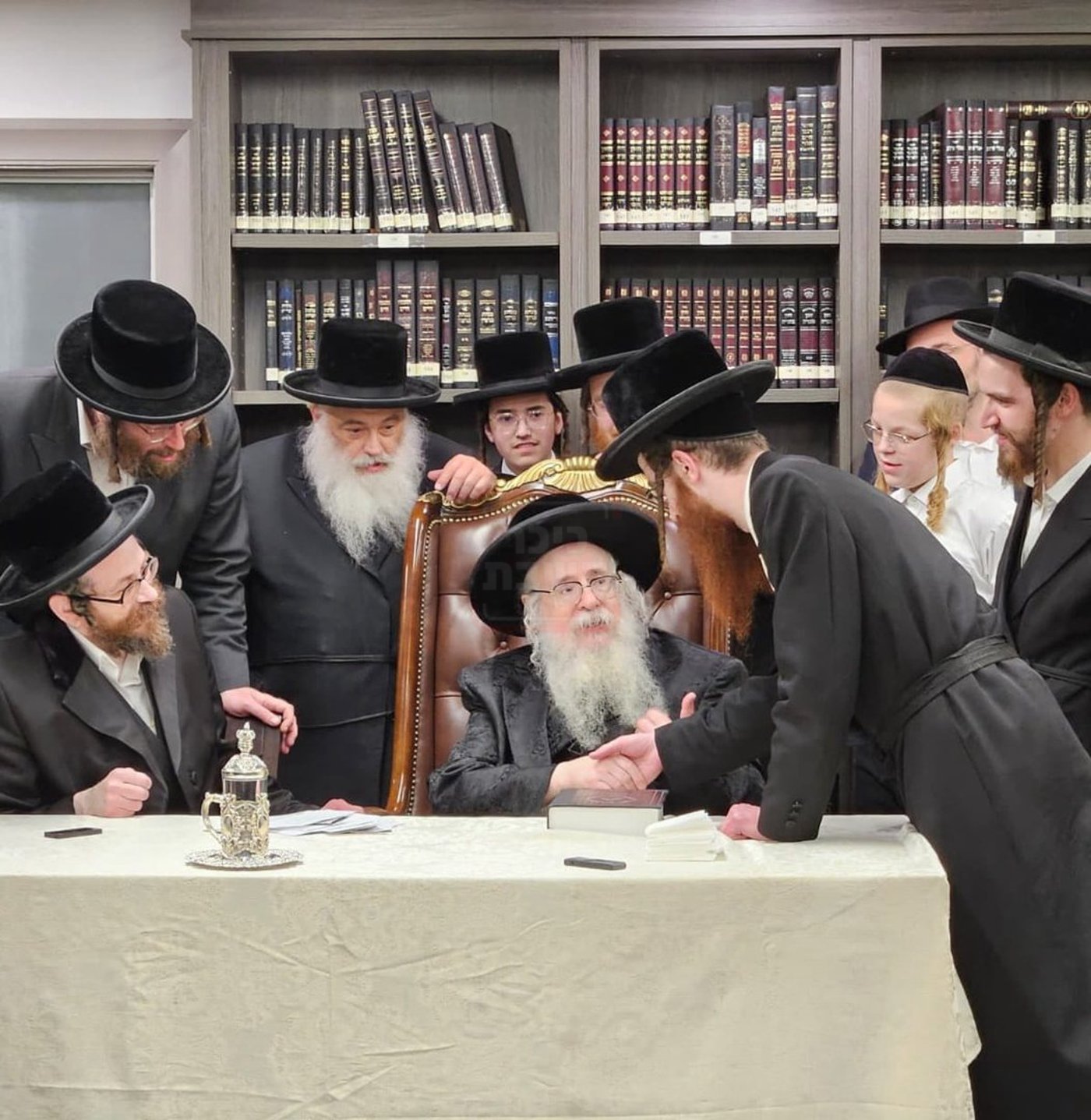 האדמו"ר מצאנז קלויזנבורג בקהלת קהל בלייקווד