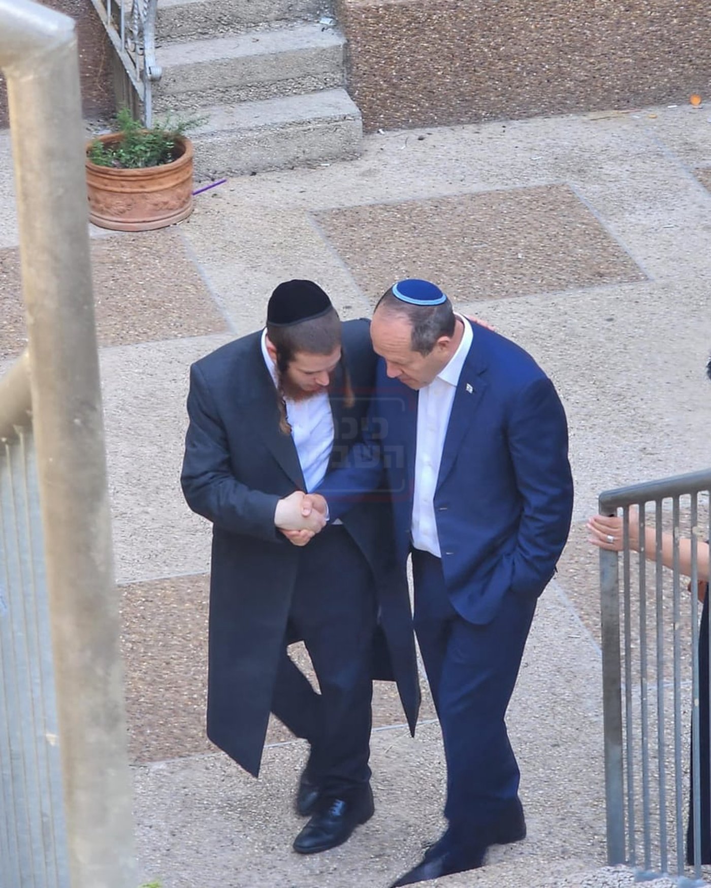 הנגיד שהתפלפל עם ראש הישיבה | 'זופניק בכיכר' עם כל התמונות, הנייעס והחשיפות של השבוע