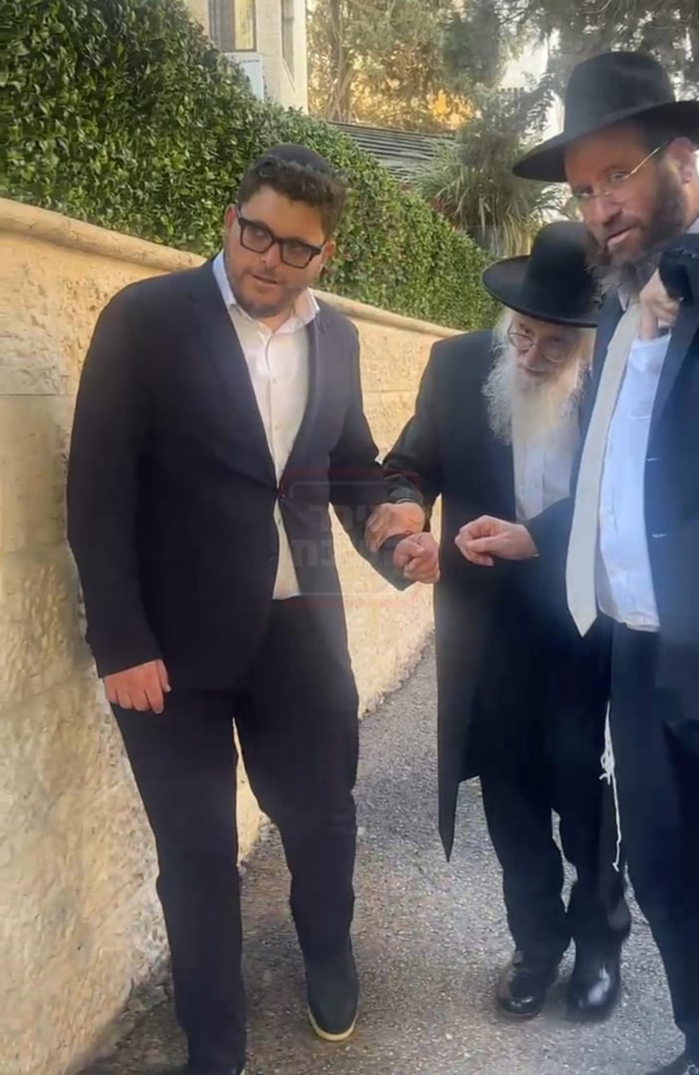 הנגיד שהתפלפל עם ראש הישיבה | 'זופניק בכיכר' עם כל התמונות, הנייעס והחשיפות של השבוע