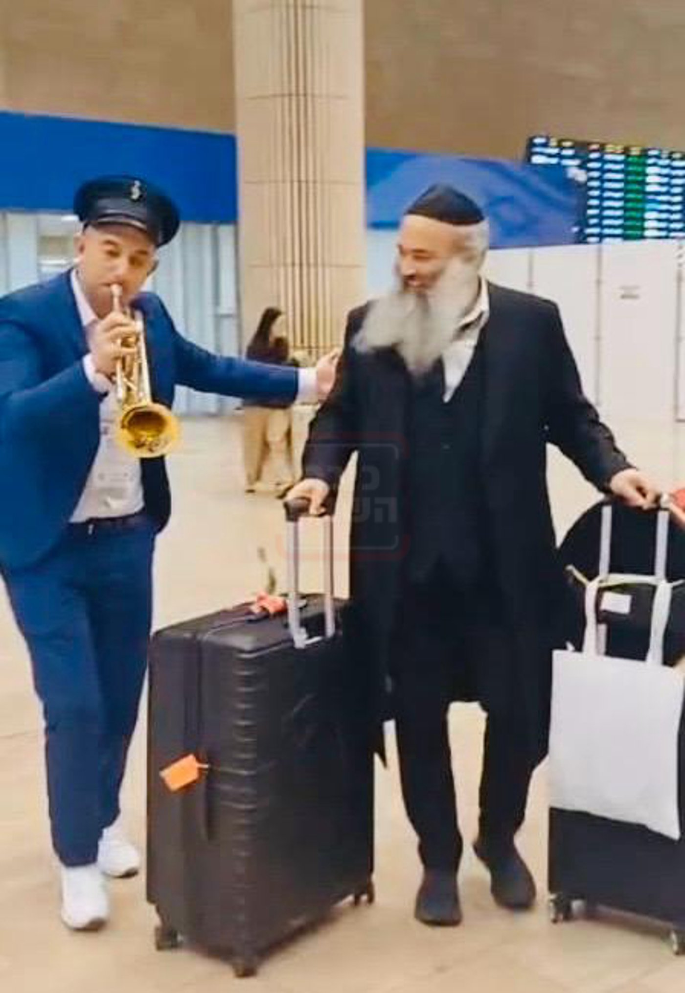 ה"חמור" שזכה ל"ימים" | 'זופניק בכיכר' עם כל התמונות, הנייעס והחשיפות של השבוע