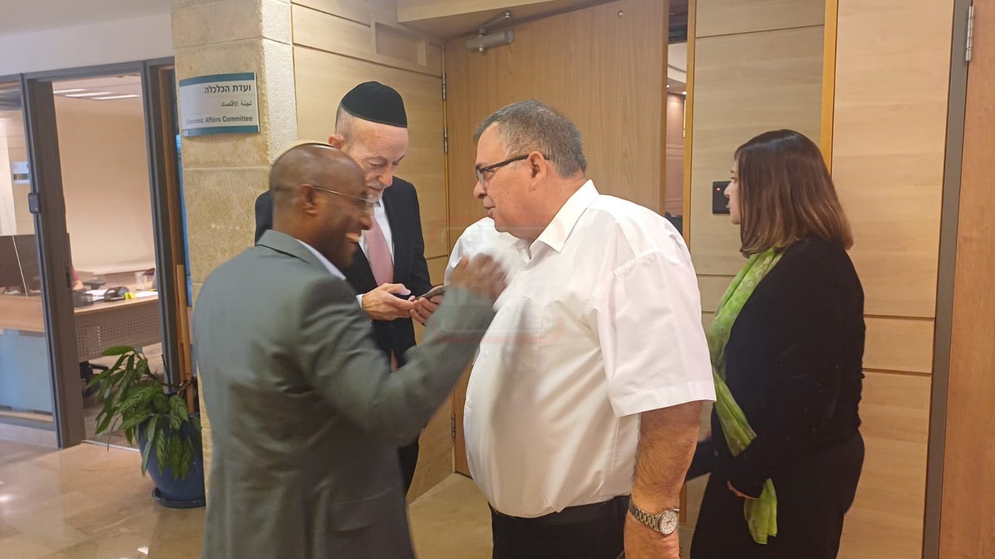 ה"חמור" שזכה ל"ימים" | 'זופניק בכיכר' עם כל התמונות, הנייעס והחשיפות של השבוע