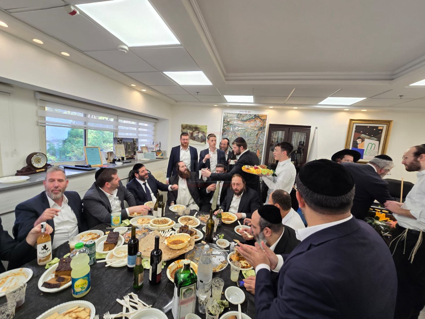 ה"חמור" שזכה ל"ימים" | 'זופניק בכיכר' עם כל התמונות, הנייעס והחשיפות של השבוע