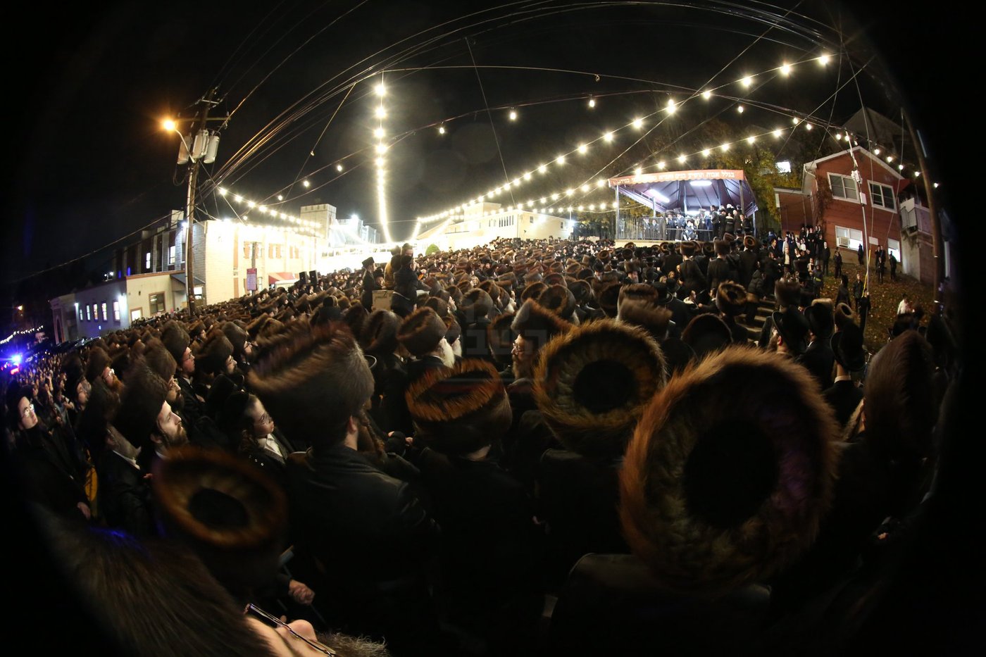 שמחת נישואי נכדת האדמו"ר מויז'ניץ, במונסי