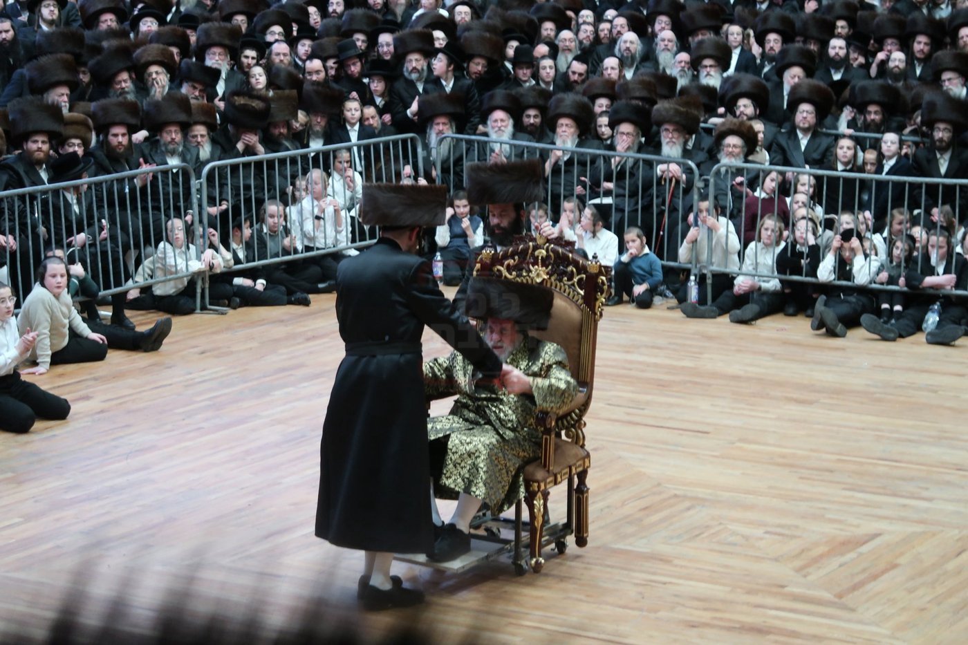 שמחת נישואי נכדת האדמו"ר מויז'ניץ, במונסי