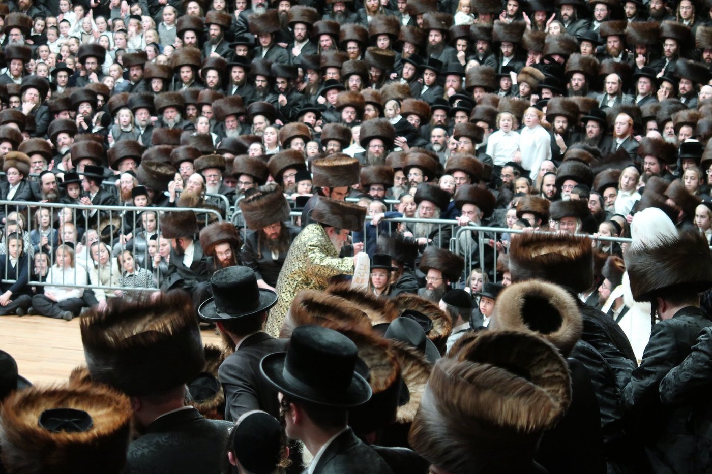 שמחת נישואי נכדת האדמו"ר מויז'ניץ, במונסי