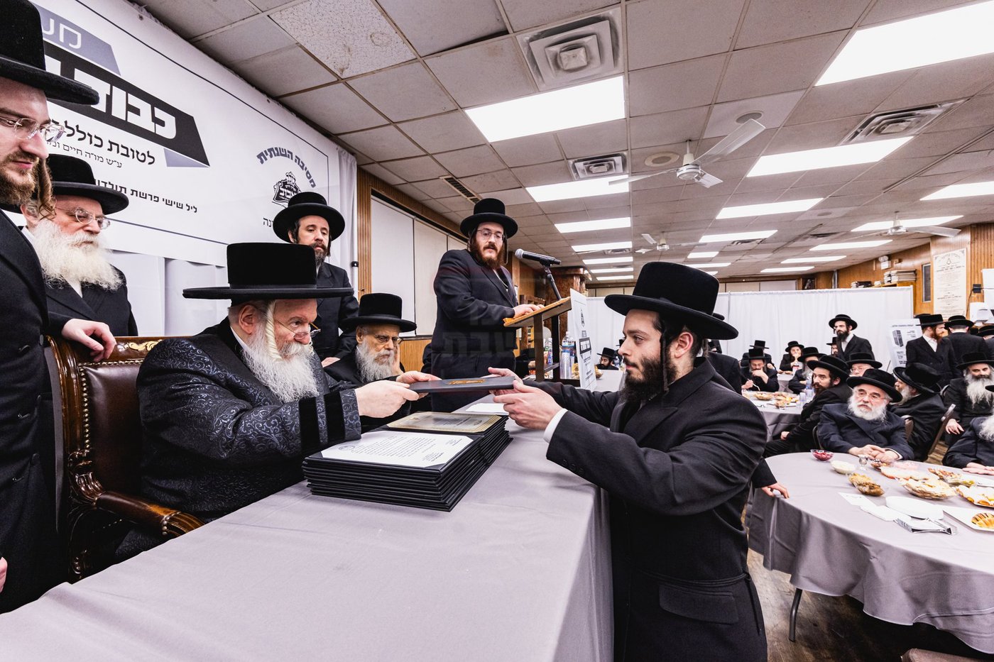 דינר לטובת הכולל בחצה"ק באבוב