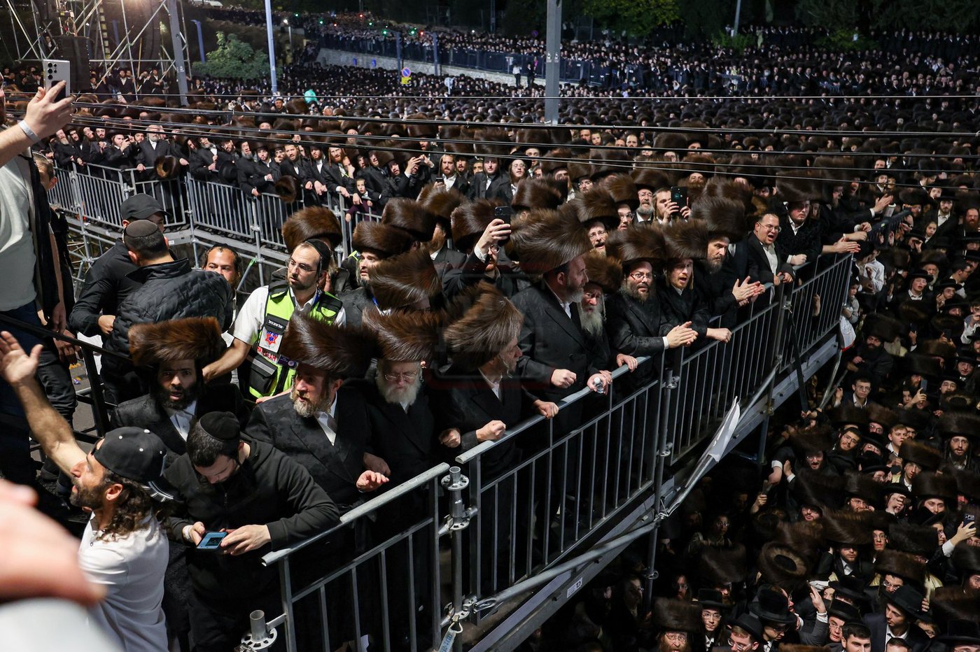 האדמו"ר מסאטמר בהדלקה במירון