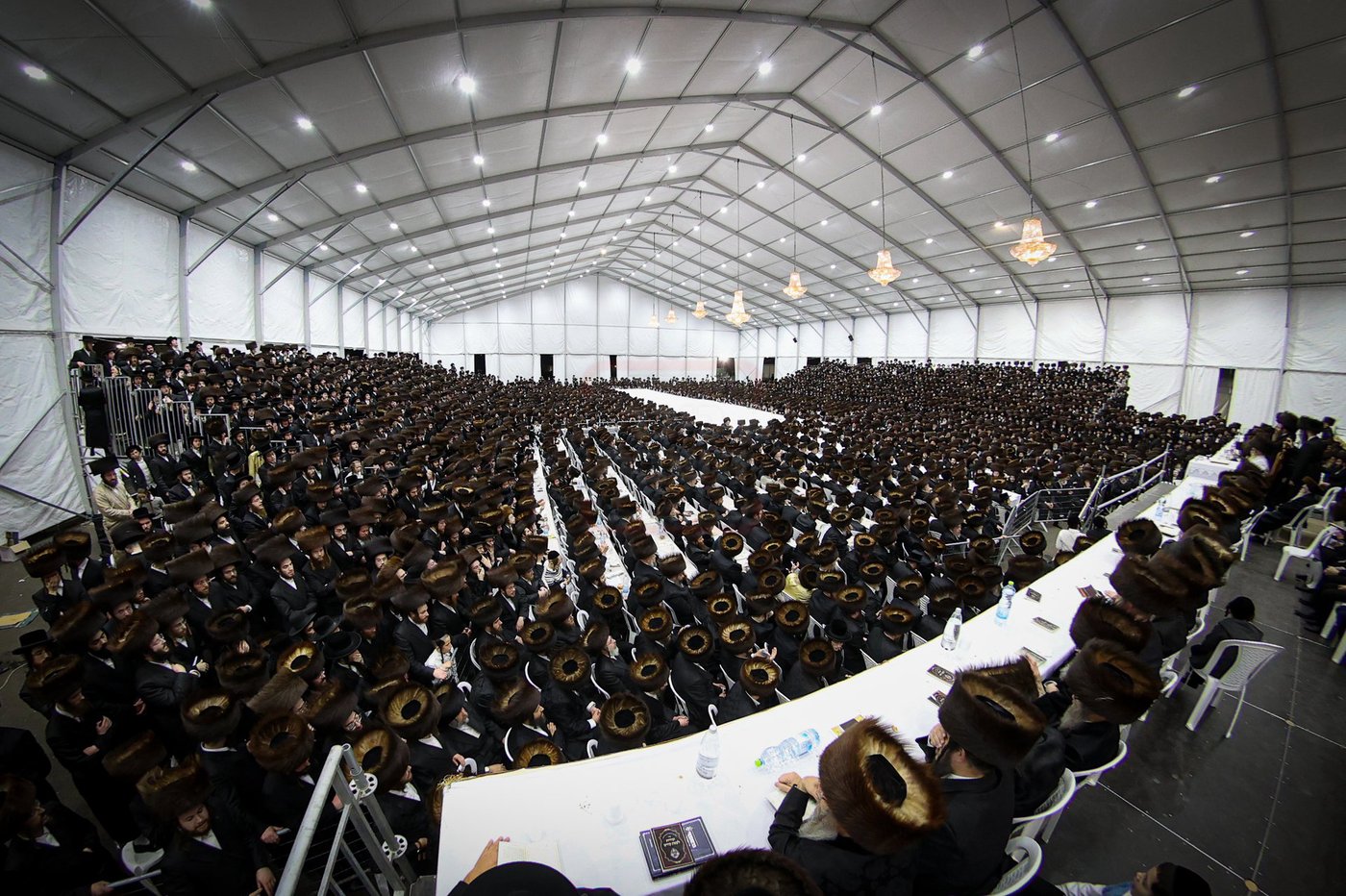 האדמו"ר מסאטמר בסעודה שלישית במירון