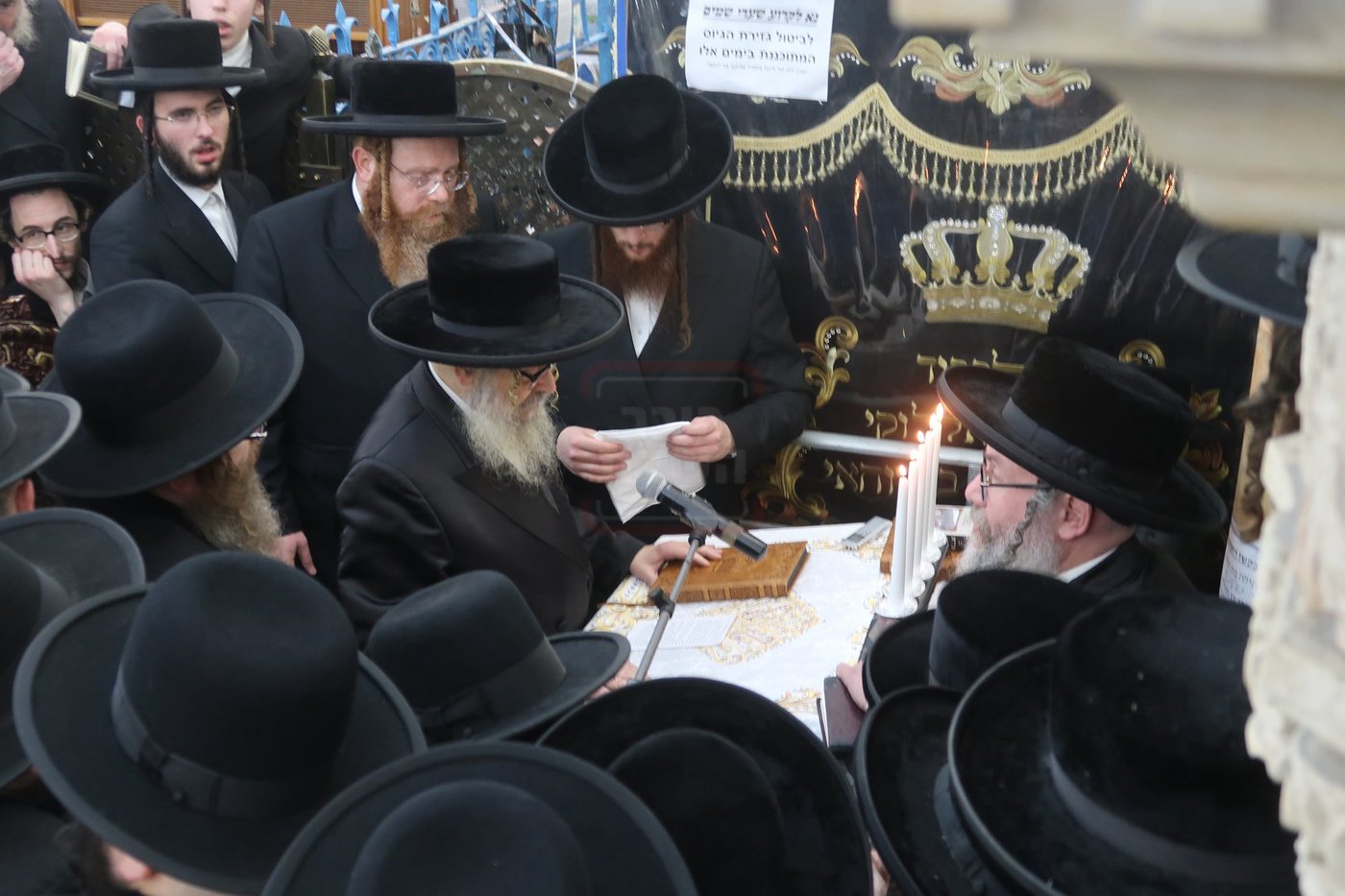 האדמו"ר מסאטמר באמירת תהילים במירון