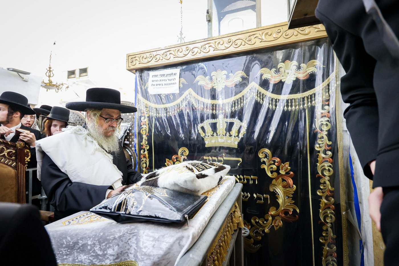 האדמו"ר מסאטמר בתפילת שחרית במירון