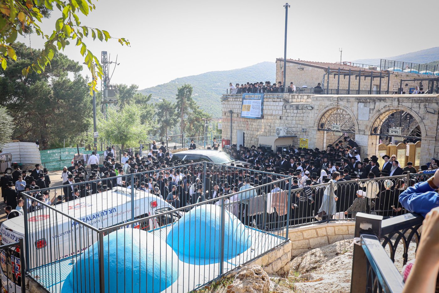 האדמו"ר מסאטמר בתפילת שחרית במירון