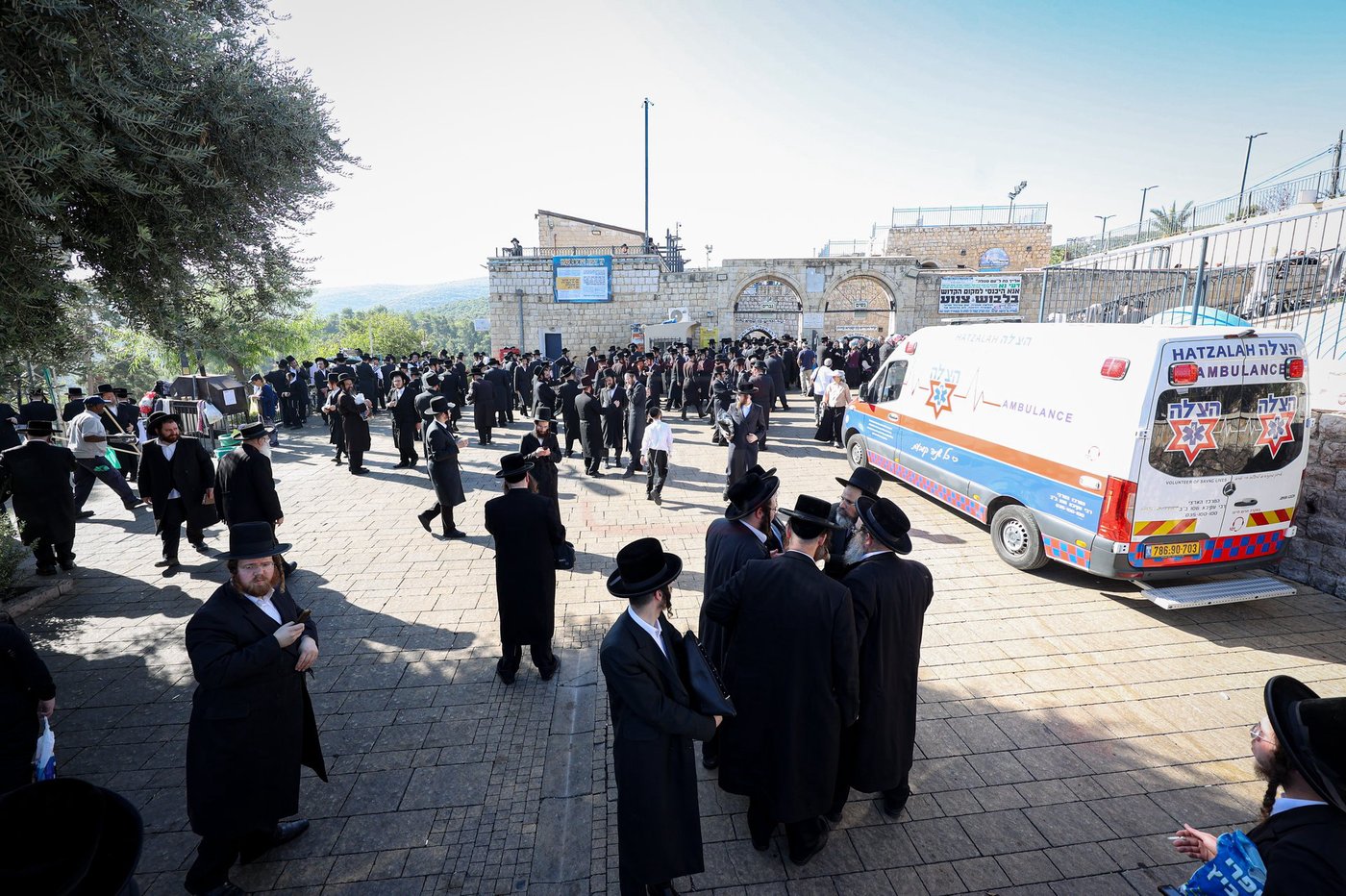 האדמו"ר מסאטמר בתפילת שחרית במירון