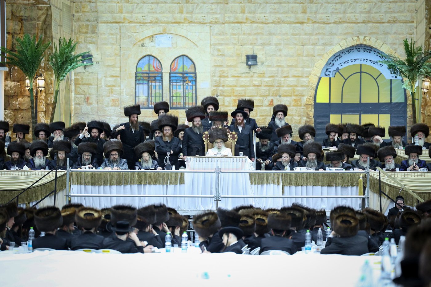 האדמו"ר מסאטמר בסעודה שלישית במירון