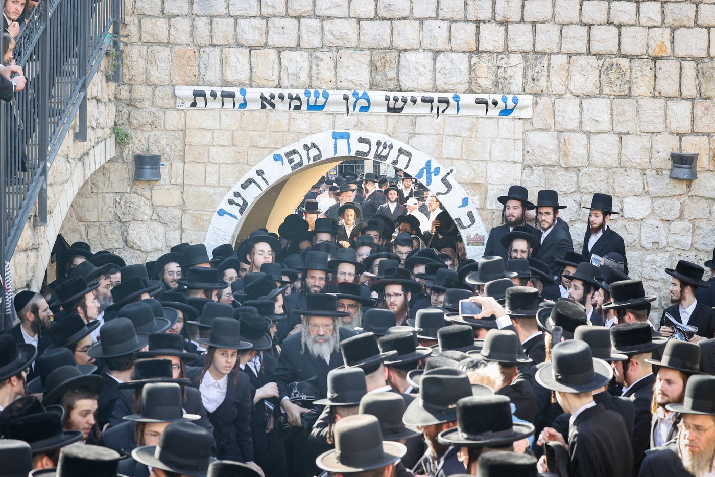 האדמו"ר מסאטמר בתפילת שחרית במירון