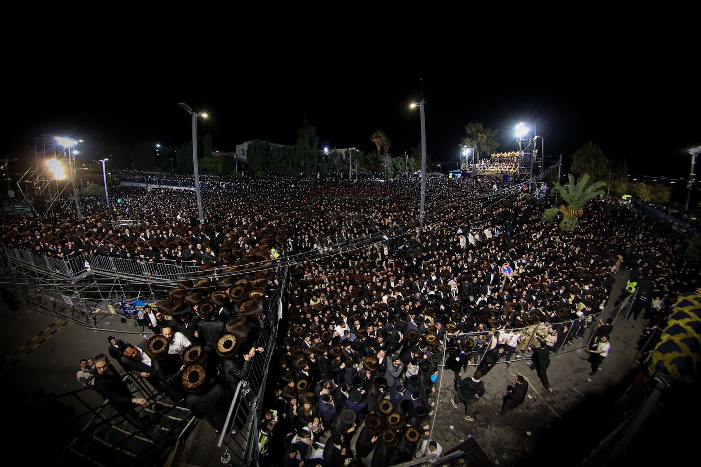 האדמו"ר מסאטמר בהדלקה במירון