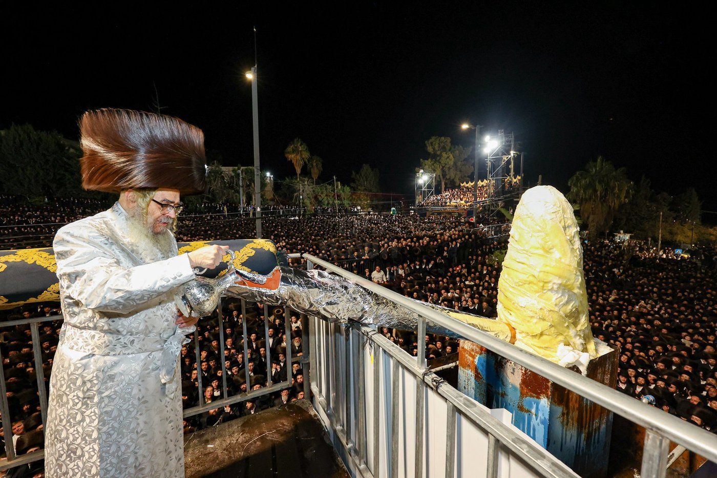 האדמו"ר מסאטמר בהדלקה במירון