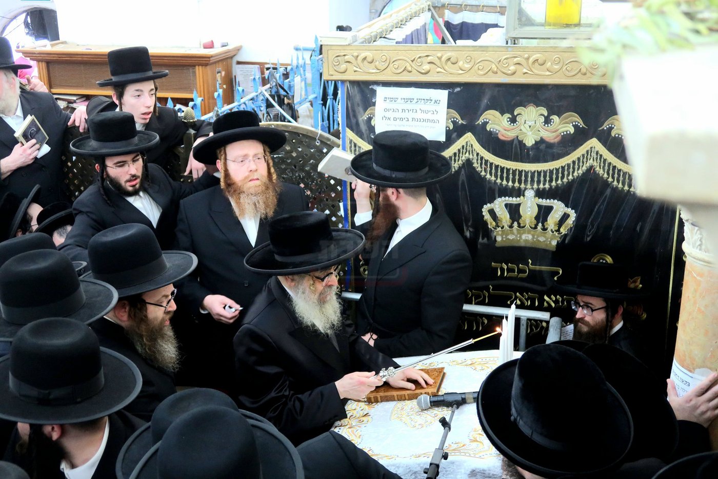 האדמו"ר מסאטמר באמירת תהילים במירון