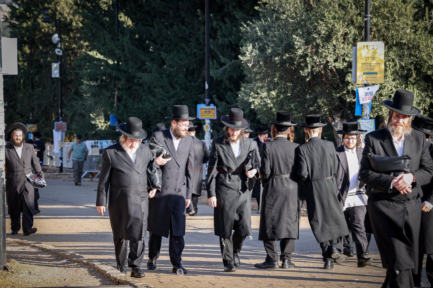 האדמו"ר מסאטמר באמירת תהילים במירון