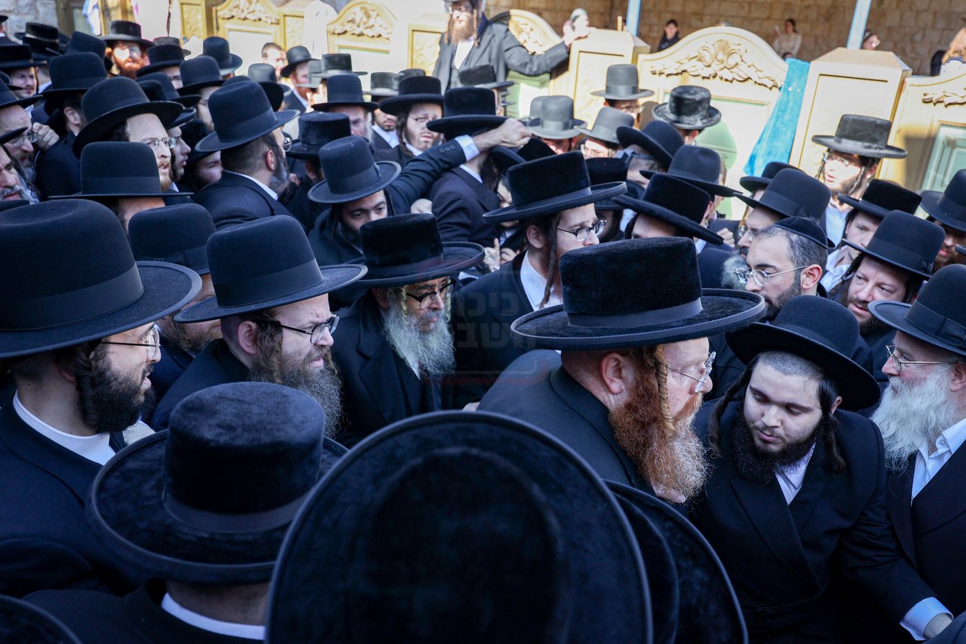 האדמו"ר מסאטמר באמירת תהילים במירון