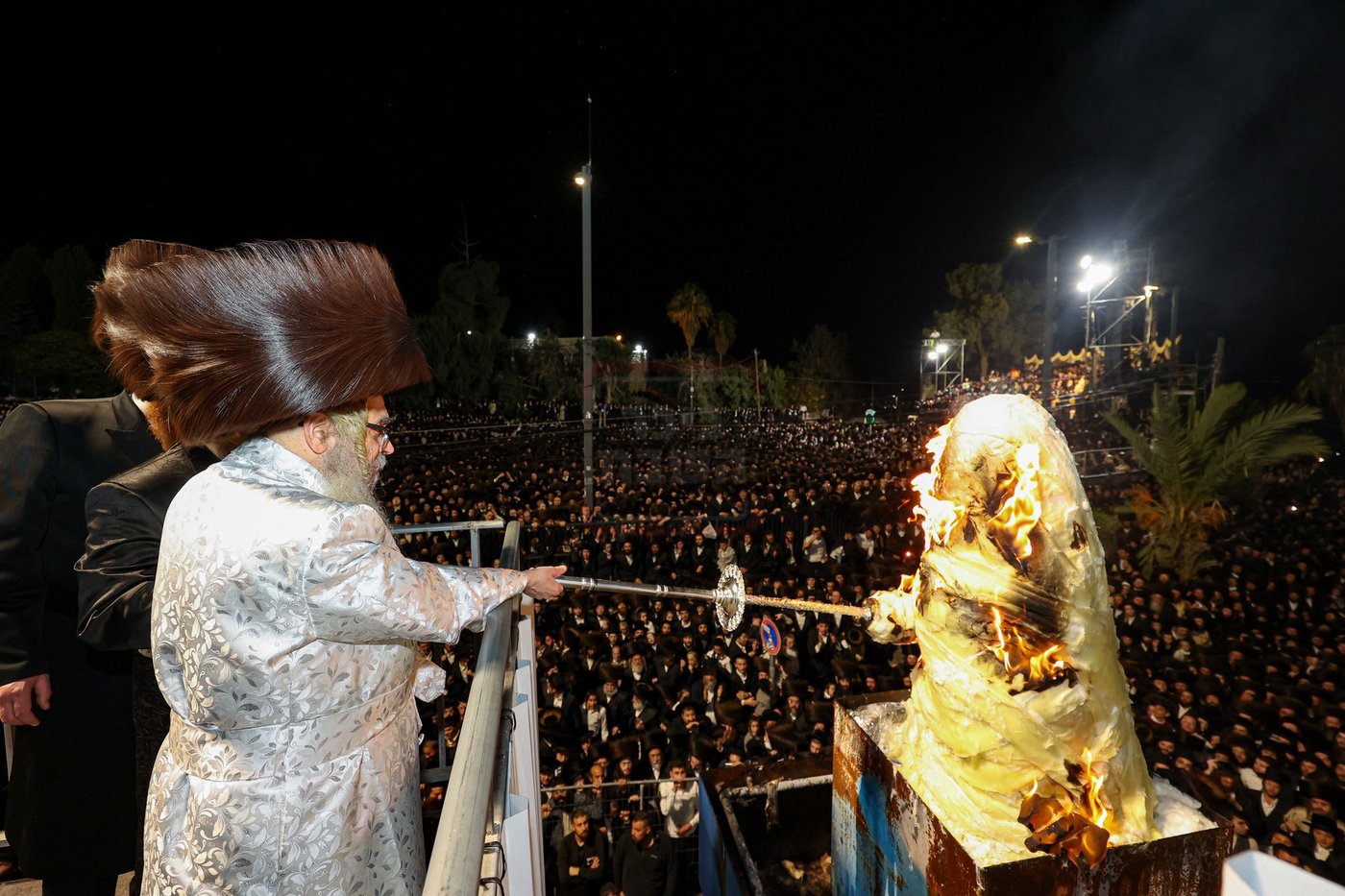 האדמו"ר מסאטמר בהדלקה במירון