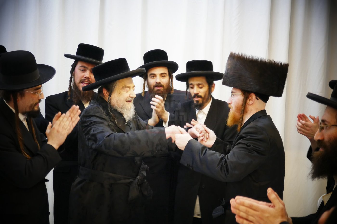 קבלת הפנים לאברך האסיר ר' אלעזר צדוק קויפמן אצל הגה"צ רבי יעקב מאיר שכטר