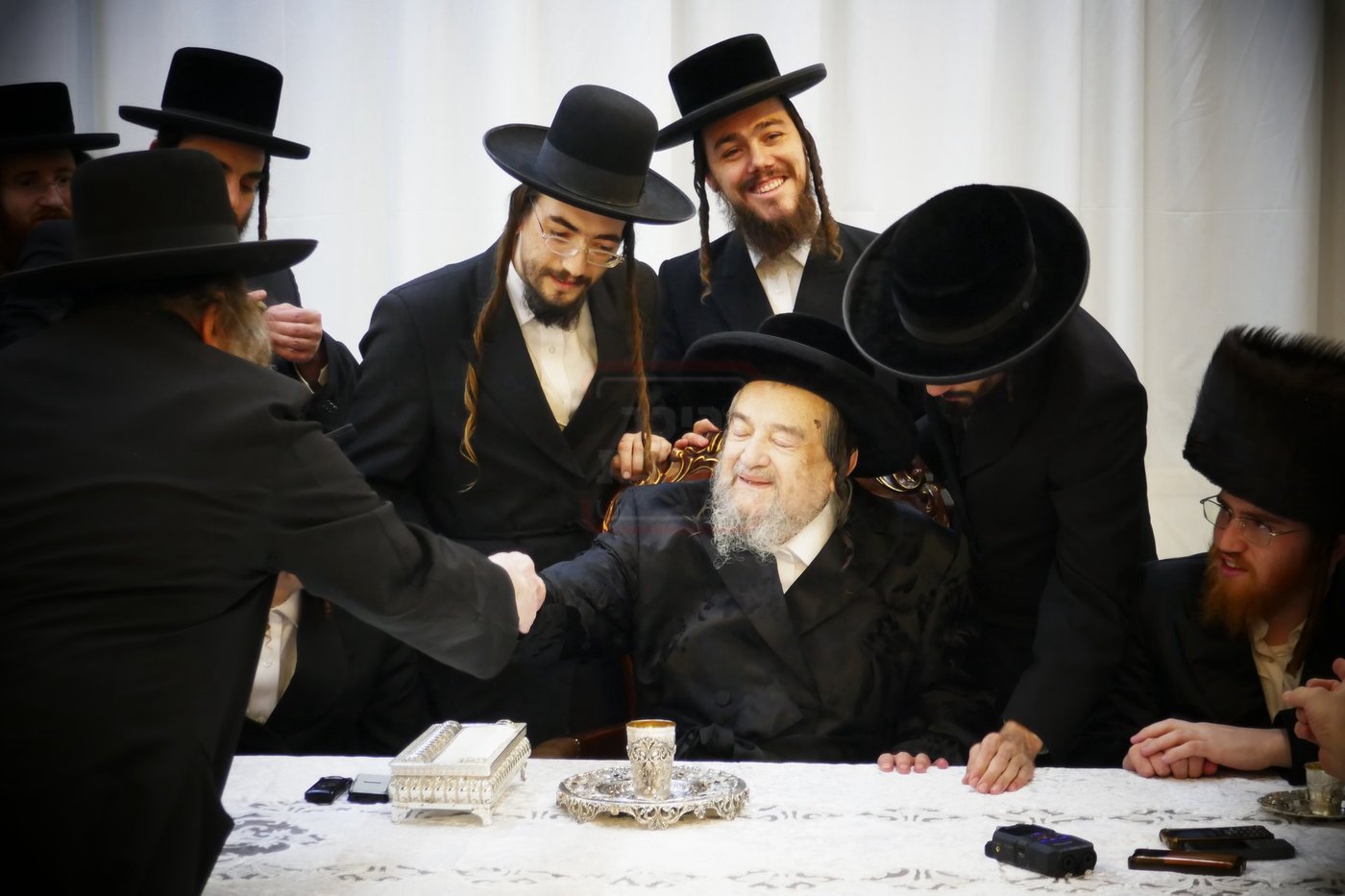 קבלת הפנים לאברך האסיר ר' אלעזר צדוק קויפמן אצל הגה"צ רבי יעקב מאיר שכטר