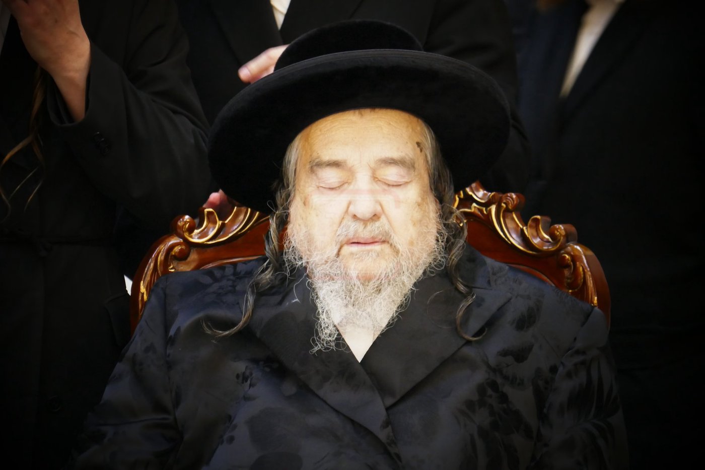 קבלת הפנים לאברך האסיר ר' אלעזר צדוק קויפמן אצל הגה"צ רבי יעקב מאיר שכטר