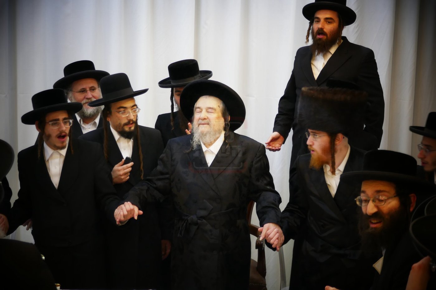 קבלת הפנים לאברך האסיר ר' אלעזר צדוק קויפמן אצל הגה"צ רבי יעקב מאיר שכטר