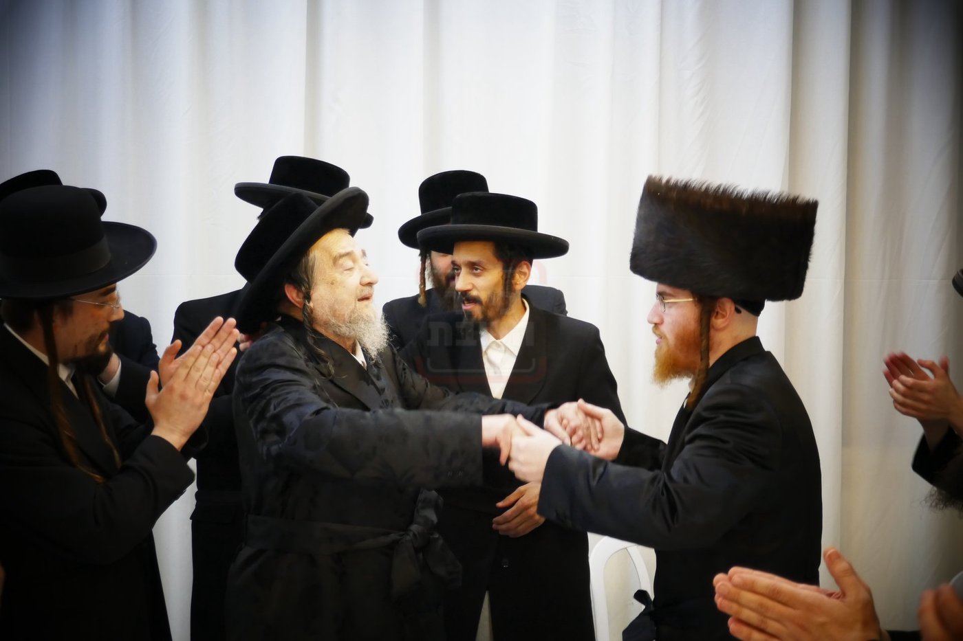 קבלת הפנים לאברך האסיר ר' אלעזר צדוק קויפמן אצל הגה"צ רבי יעקב מאיר שכטר