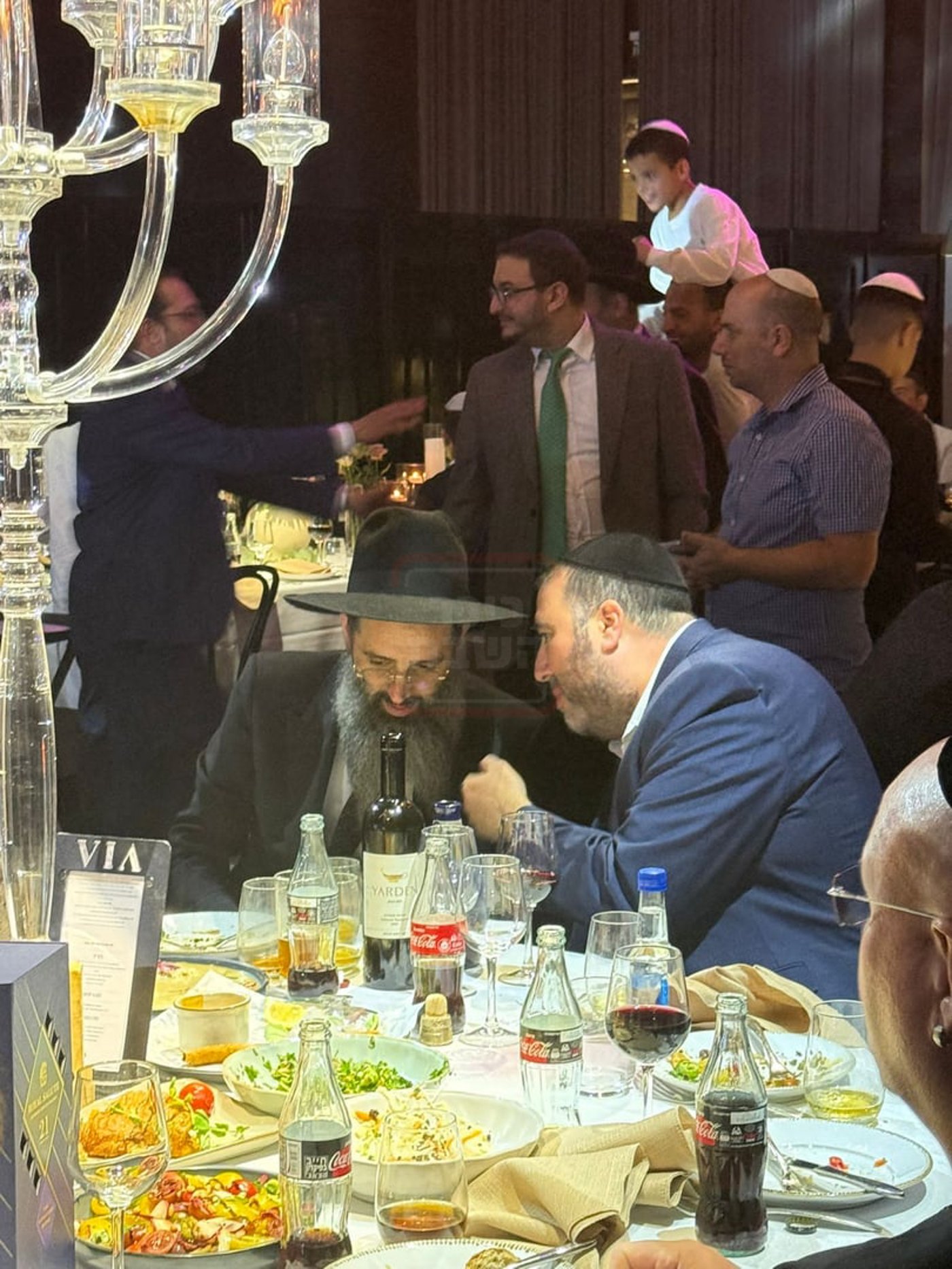 האדמו"ר שניסה לרקוד עם בנו | 'זופניק בכיכר' עם כל התמונות, הנייעס והחשיפות של השבוע