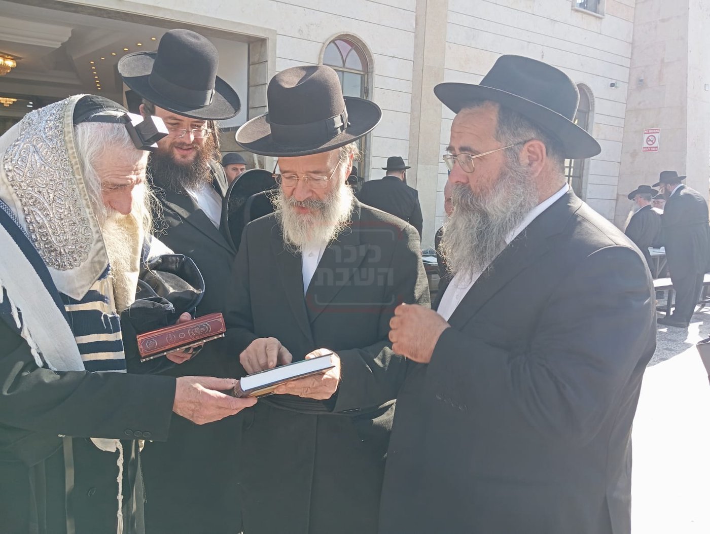 האדמו"ר מסטריקוב בביקור בכפר חב"ד