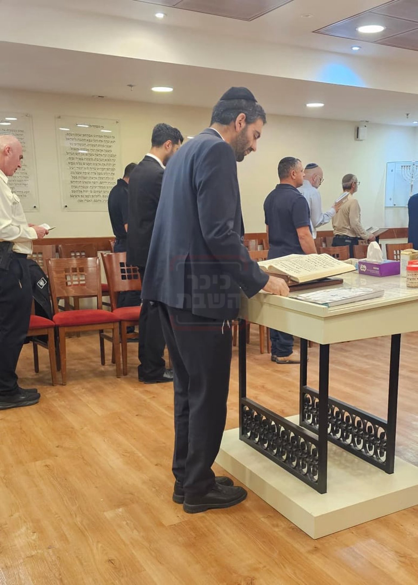 האדמו"ר שניסה לרקוד עם בנו | 'זופניק בכיכר' עם כל התמונות, הנייעס והחשיפות של השבוע