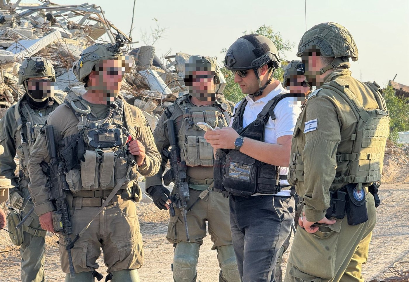 האדמו"ר שניסה לרקוד עם בנו | 'זופניק בכיכר' עם כל התמונות, הנייעס והחשיפות של השבוע