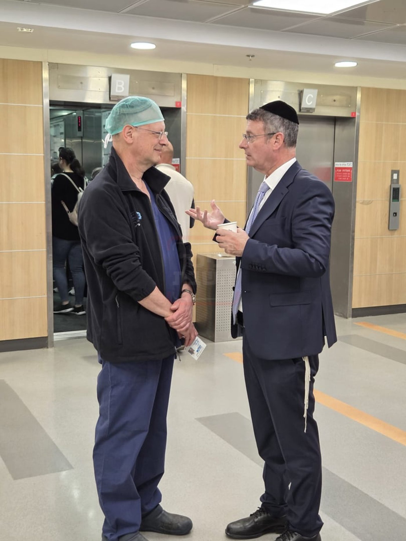 האדמו"ר שניסה לרקוד עם בנו | 'זופניק בכיכר' עם כל התמונות, הנייעס והחשיפות של השבוע